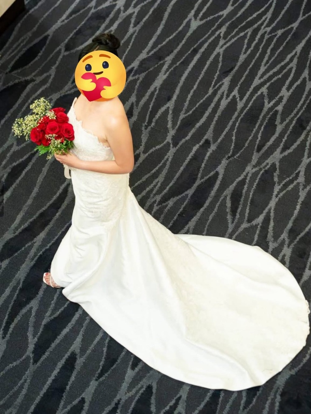 Elegant White Strapless Bridal Gown with Long Train